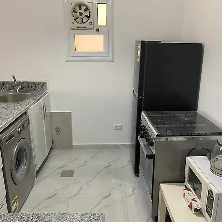 شقه فندقيه 3 غرف حمامين و مطبخ و حديقه خاصه امام الجامعه الامريكيه و مول Point 90 Каїр Екстер'єр фото
