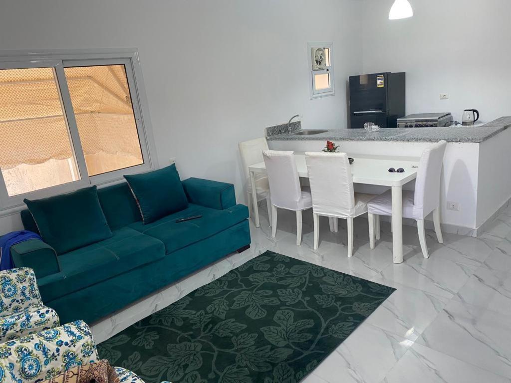 American Oasis: 3-bedroom With Garden * Cairo