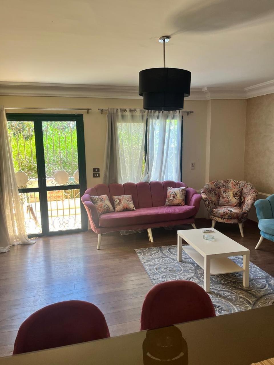 American Oasis: 3-bedroom With Garden Apartment *