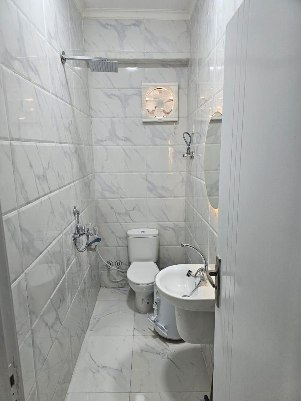 Apartment American Oasis: 3-bedroom With Garden